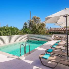 Villa Meredith by Villa Plus, hotel i Psarou