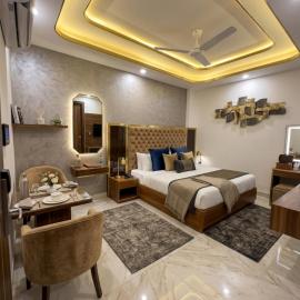 Hotel Nysha INN Near Delhi IGI Airport - Free Pickup & Drop, hotel v destinácii Kargil