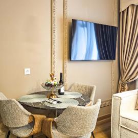 Maison de Luxe, hotel i Chalkida