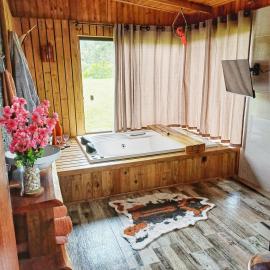 Chalé Suíte, Banheira e Piscina, Chácara das Estrelas, hotel a Imaruí