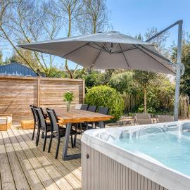 Villa Californie - Domaine Le Sherwood, hotel in Notre-Dame-de-Monts