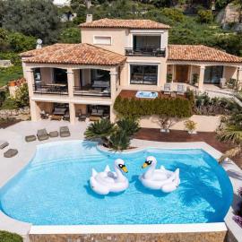Villa Picasso # Vue Panoramique - Luxe - Jacuzzi, hotel i Vallauris