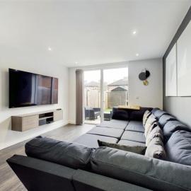 Ultra Modern 4 Bed Town House in South Manchester Ideal for groups with Free Parking