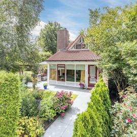 Kleine Karekiet I Vakantiehuis met ruime tuin, hotel en Zwiggelte