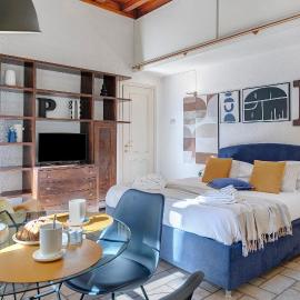 Studio Apartment 1 Min From Lake, hotel v Como