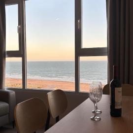 Monoambiente vista al mar y piscina, hotel en Necochea