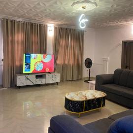KFP Serene and Modern 2BR Flat , IBD, hotel u gradu Ibadan