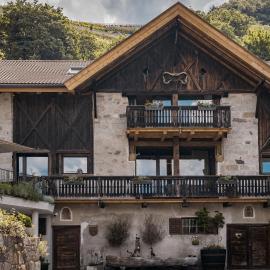 Bäcksteinerhof, отель в Мерано