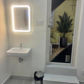 Chuttys Inn, hotel a Kovakulam