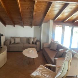 Hera Loft, khách sạn ở Iraion