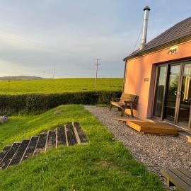 Loom Cottage, Preseli Venture, hotel in Haverfordwest