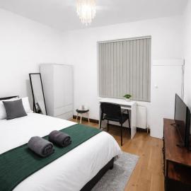 Cozy Room in Central Huddersfield - Perfect For Long Stays