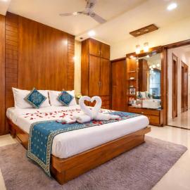 Hotel Thakur Galaxy- Nr Railway Station