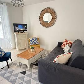 Gîte la Belle Vallée maison indépendante 80m2 à 12 min du Puy du Fou, hotel a Treize-Vents
