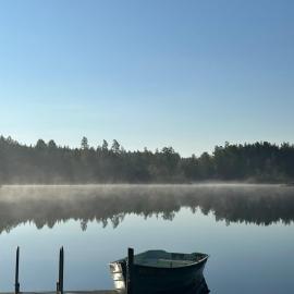 Live with nature, your own jetty, boat & sauna!, hotell i Tingsryd