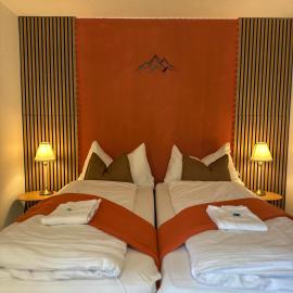CapoBnB 2min zum See, nahe Interlaken, Garten, Hotel in Einigen