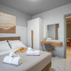 Agora Luxury Suites, hotel in Lixouri
