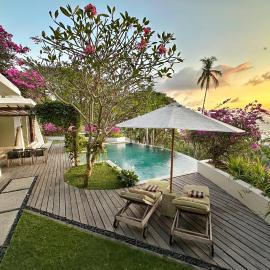 Cozy Family Villa with Sunset View, hotel en Lajor