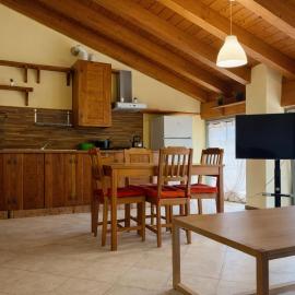 Appartamento rustico con travi a vista, hotel a Angolo Terme
