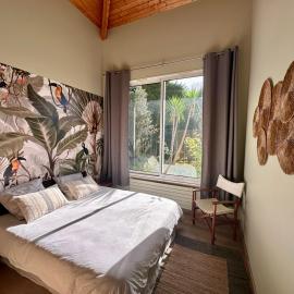 Villa Ongizatea au calme avec piscine et vue montagne, hotel en Urrugne