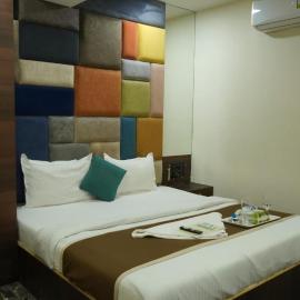 Jāmb में, होटल Near Beach HOTEL - VERSOVA INN