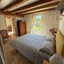 Suite de charme dans une maison charentaise, hotel em Cozes