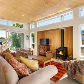 Perfect Summer or Winter Getaway - 1 block from Lake Taupo - new build, warm and cosy