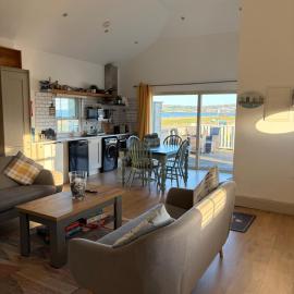 Beautiful Seaside Cottage Wicklow town, hotell i Wicklow