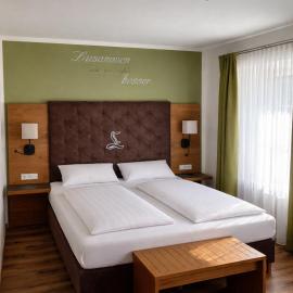 Hotel Lebzelter Straßwalchen, Familien und Business Aufenthalt, Seengebiet, Erlebnispark, hotel em Strasswalchen