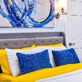 Steps to Beach - Private Deck, Parking, AC, hotel en Provincetown