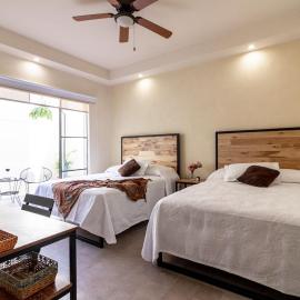 Casa María Teresa Suites, hotel u gradu Leon