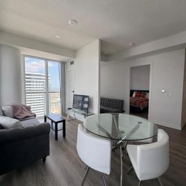 Modern Furnish 1BR Plus Den Condo In Vaughan Ontario, hotel sa Vaughan