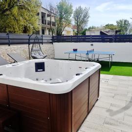 Apartments with hot tub Maslenica, Novigrad - 25462