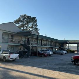 Garden Inn & Suites