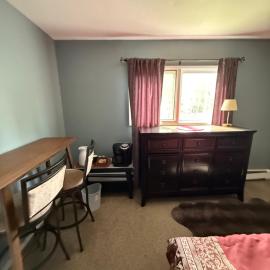 South Anchorage Marmot Nest home stay with shared bathroom, hotel di Anchorage