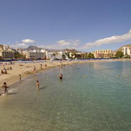 Nice new apartment in the center of Los Cristianos, hotel in Los Cristianos