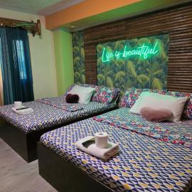 La Leona Homestay, hotel sa Hernani