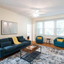 Cool “Blue” 2-bdrm Apt in Suburbs w/Free Parking