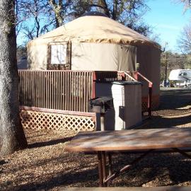 Lake of the Springs Camping Resort Yurt 1, hotel in Oregon House