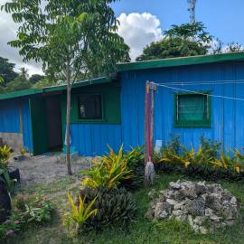 Lamkail beach island bungalow، فندق في Lénakel