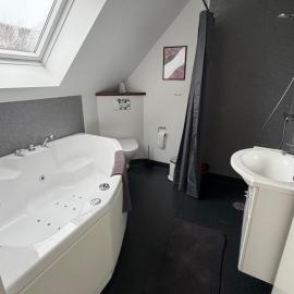Kystvejen Øster Hurup, hotel v mestu Hadsund