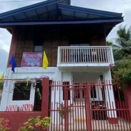 La Casa Uzziel Homestay Moalboal, hotel in Moalboal
