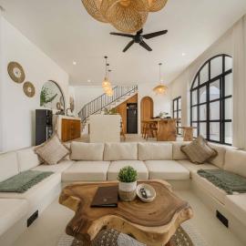 Sagapo Villas - 2BR Private Pool Villa with Seaview Rooftop Uluwatu, hotel in Ungasan