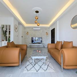 Chic apart with parking and balcony, hotel en Yaundé