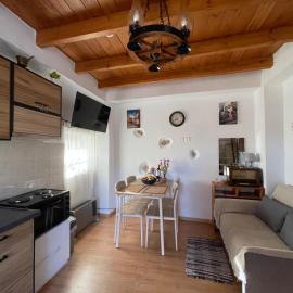 Tsitsinos maisonette house