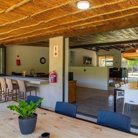 Wild Olive Cottage with Hot tub、Wolseleyのホテル