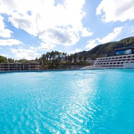 Phoenix Fairyland Hot Springs Hotel-best Grand Hotel l&swimming facilities-Sumptuous breakfast-only hot spring-10minute walk to the Town-free pick up, hotel u gradu Fenghuang