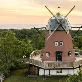 Windmill with the best sunset view, hotel di Borgholm