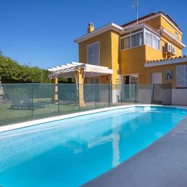Home2Book Spacious Family Villa with Pool, Sevilla, hotel a Palomares del Río