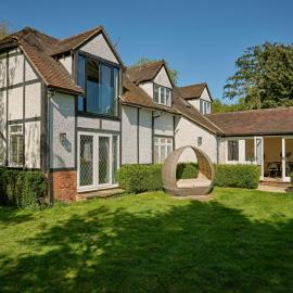 Charming 4-Bedroom Cottage in Henley, hotel a Nettlebed